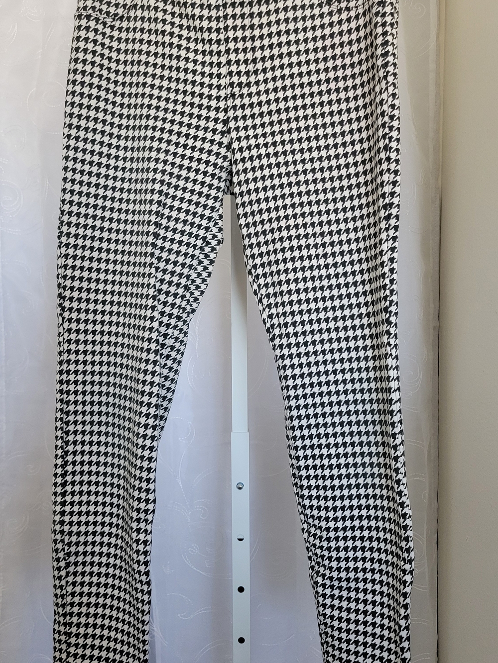 Sanctuary Black & White Houndstooth Pants